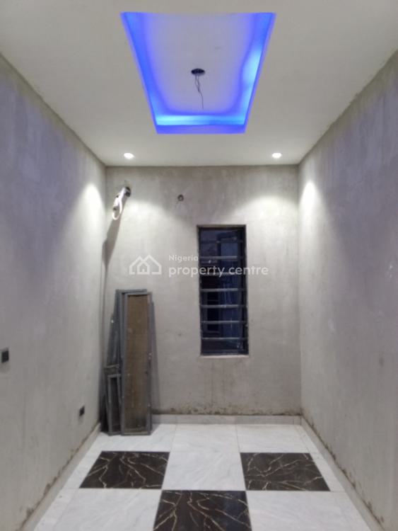 2 Bedroom Flat, Elepe Royal Estate, Ikorodu, Lagos, Flat / Apartment for Rent