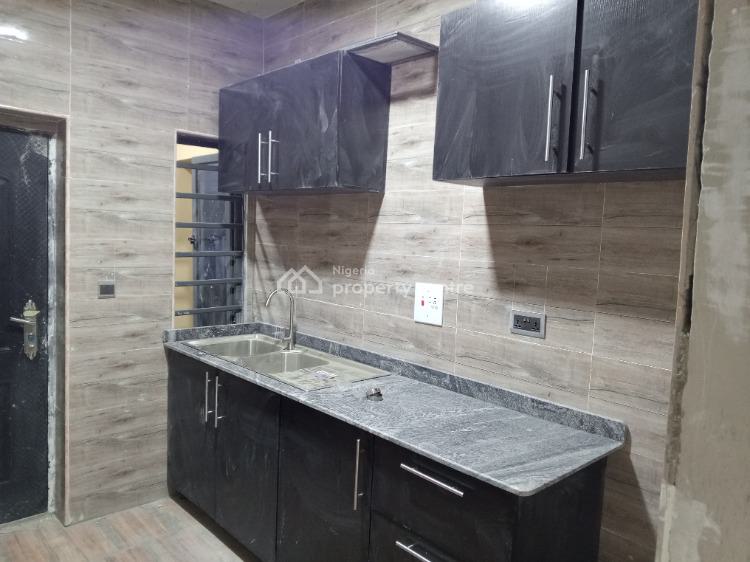 2 Bedroom Flat, Elepe Royal Estate, Ikorodu, Lagos, Flat / Apartment for Rent