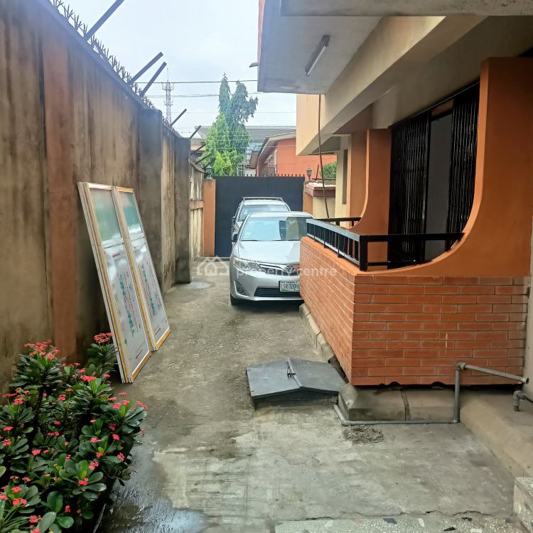 Nice 3 Bedrooms Flat, Off Hughes Avenue, Alagomeji, Yaba, Lagos, Flat / Apartment for Rent
