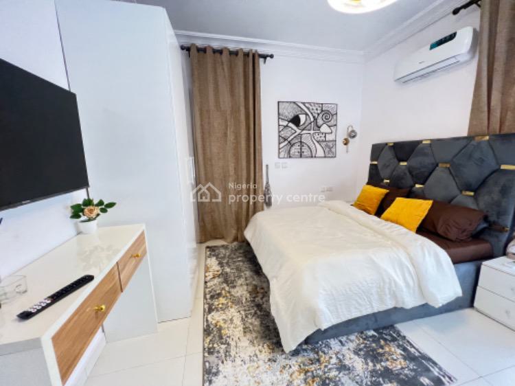 Lovely 2 Bedroom Apartment, Off Admiralty Way, Lekki Phase 1, Lekki, Lagos, Flat / Apartment Short Let
