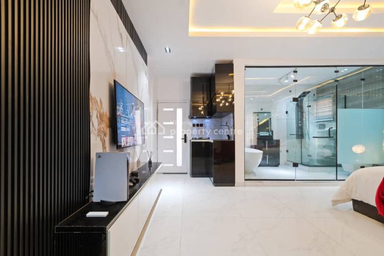 Luxurious Studio Apartment with Bathtub, Lekki Phase 1, Lekki, Lagos, Flat / Apartment Short Let