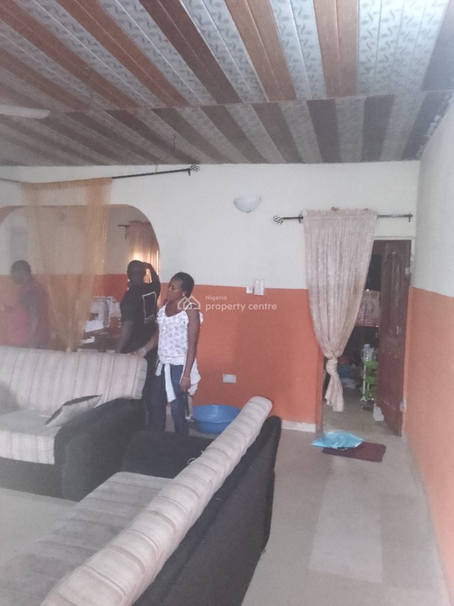 2 Bedrooms Bungalow with Bq, Wagbare Off Oreta Road, Igbogbo, Ikorodu, Lagos, Detached Bungalow for Sale