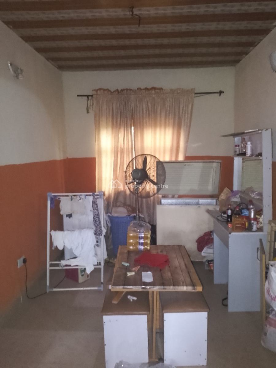 2 Bedrooms Bungalow with Bq, Wagbare Off Oreta Road, Igbogbo, Ikorodu, Lagos, Detached Bungalow for Sale
