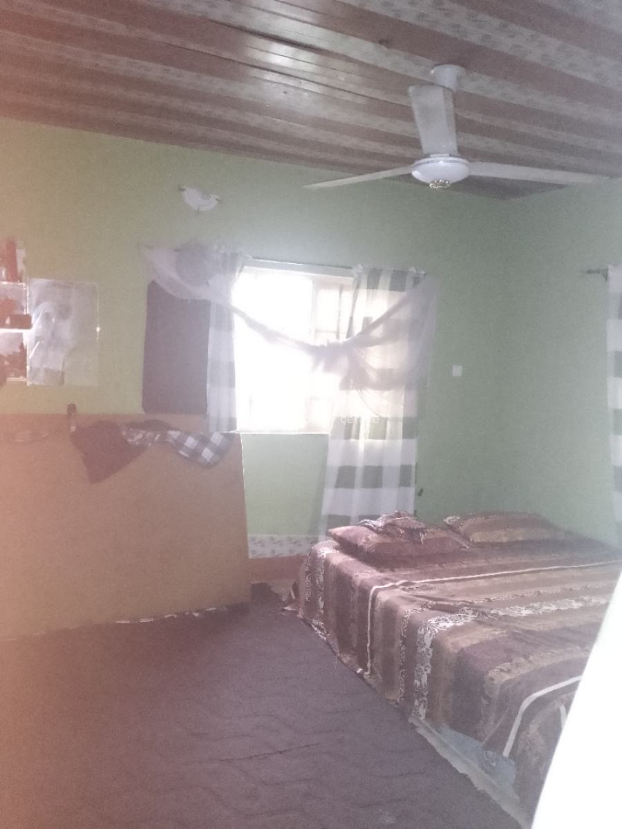 2 Bedrooms Bungalow with Bq, Wagbare Off Oreta Road, Igbogbo, Ikorodu, Lagos, Detached Bungalow for Sale