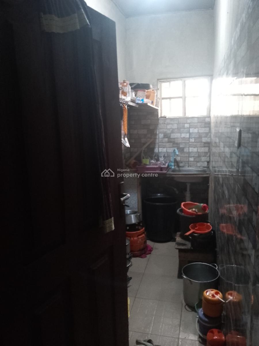 2 Bedrooms Bungalow with Bq, Wagbare Off Oreta Road, Igbogbo, Ikorodu, Lagos, Detached Bungalow for Sale