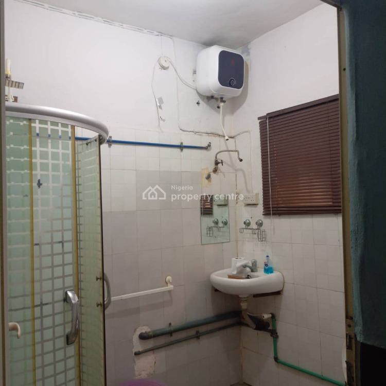 Very Decent 4 Bedroom Flat, Bode Thomas, Surulere, Lagos, Flat / Apartment for Rent