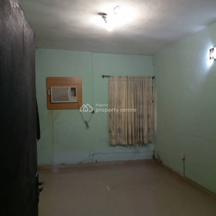 Very Decent 4 Bedroom Flat, Bode Thomas, Surulere, Lagos, Flat / Apartment for Rent