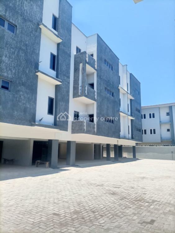 For Rent 2 Bedroom Flat, Alpha Beach Road, Lekki, Lagos 2 Beds, 2