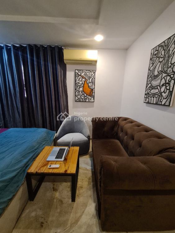 Cute Bedroom in a Shared Apartment, Orchid Road Lekki, Lekki, Lagos, Flat / Apartment Short Let