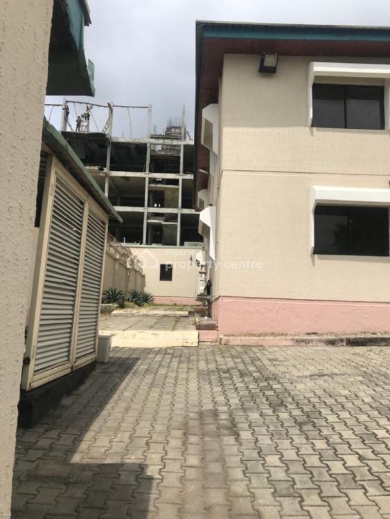 For Sale Nicely & Well Built 5 Bedroom Duplex With 2 Rms Bq , Gate House / Engine, Maitama