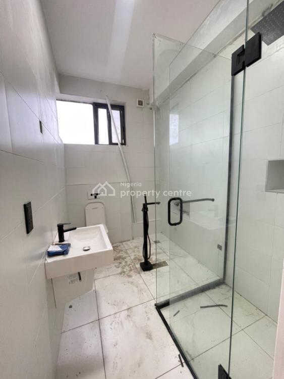 Exquisitely Detailed 4 Bedroom Maisonette with Bq, Lekki Phase 1, Lekki, Lagos, Flat / Apartment for Sale