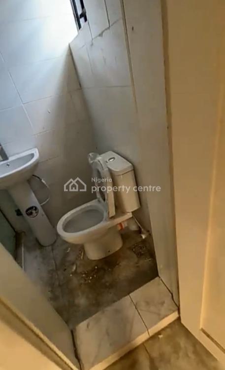 5 Bedrooms Detached Duplex, Dele Adedugbe Estate  Mamacass  New Oko Oba, New Oko-oba, Agege, Lagos, Detached Duplex for Sale