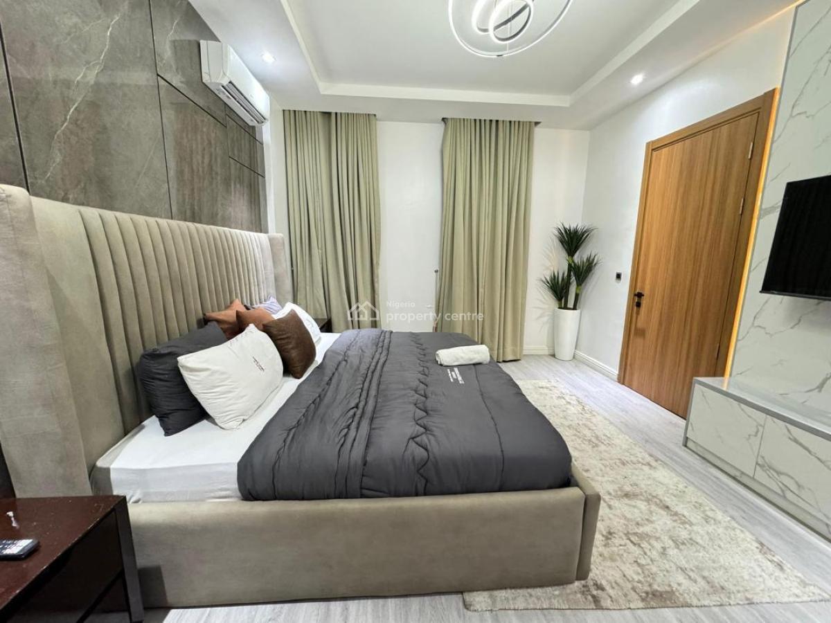 Newly Furnished 2 Bedrooms with Rooftop Lounge, Pool and Gym, Ibiyinka Salvador Street, Lekki Phase 1, Lekki, Lagos, Flat / Apartment Short Let