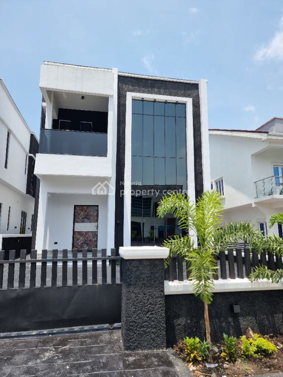 For Sale Impressive 5 Bedroom Detached House With Swimming Pool, Lekki