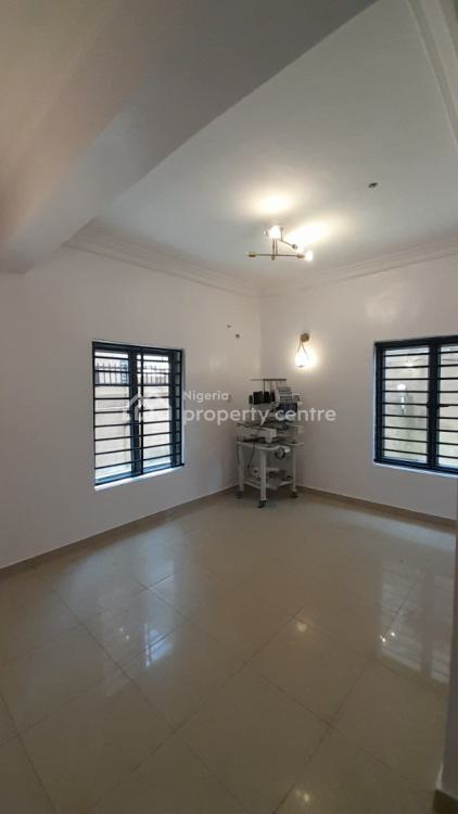 Self Serviced 2 Bedroom Apartment with Bq, Lekki Phase 1, Lekki, Lagos, Flat / Apartment for Rent