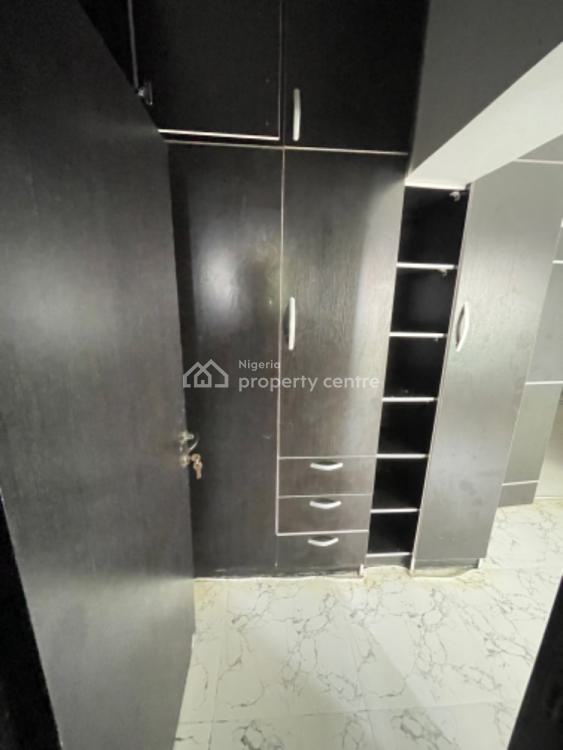 Spacious Serviced 3 Bedroom Terrace Duplex, Lekki Phase 1, Lekki, Lagos, Flat / Apartment for Rent