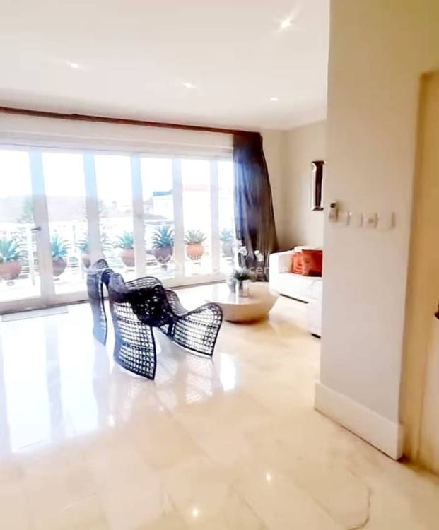 Massive 3 Bedrooms Penthouse Apartment, Lekki Phase 1, Lekki, Lagos, Flat / Apartment for Sale