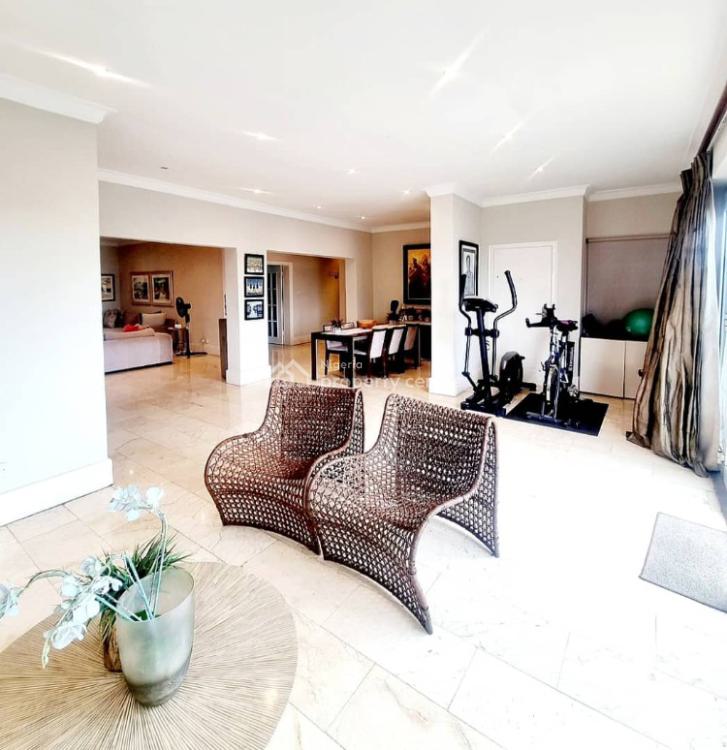 Massive 3 Bedrooms Penthouse Apartment, Lekki Phase 1, Lekki, Lagos, Flat / Apartment for Sale