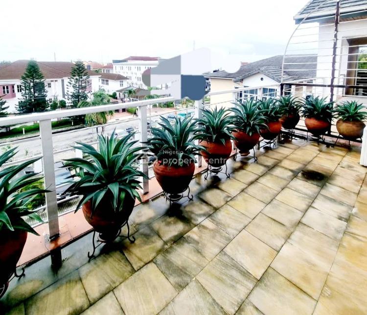 Massive 3 Bedrooms Penthouse Apartment, Lekki Phase 1, Lekki, Lagos, Flat / Apartment for Sale