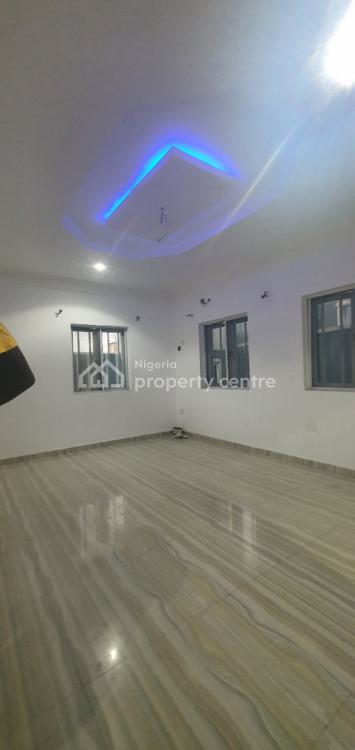 Luxurious 2 Bedroom Apartment, Yaba, Lagos, Flat / Apartment for Rent