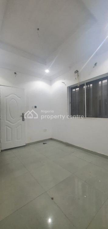 Luxurious 2 Bedroom Apartment, Yaba, Lagos, Flat / Apartment for Rent