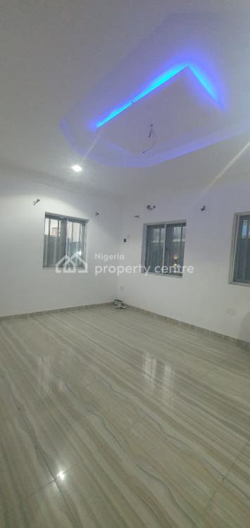 Luxurious 2 Bedroom Apartment, Yaba, Lagos, Flat / Apartment for Rent