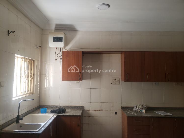 Luxurious 3-bedroom Apartment with a Standard Bq, Utako Town, Utako, Abuja, Flat / Apartment for Rent