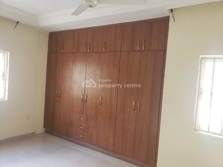 Luxurious 3-bedroom Apartment with a Standard Bq, Utako Town, Utako, Abuja, Flat / Apartment for Rent