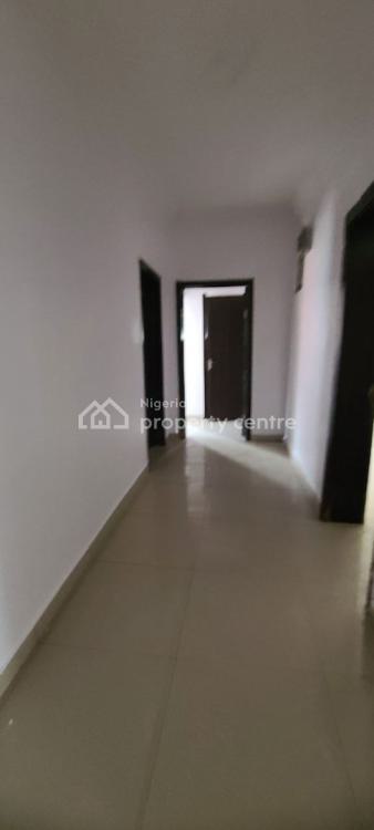 Newly Renovated 2 & 3 Bedroom Apartments, Lekki Phase 1, Lekki, Lagos, Flat / Apartment for Rent