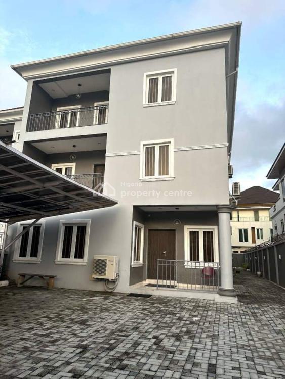 For Sale 3 Bedroom Flat, Banana Island, Ikoyi, Lagos 3 Beds