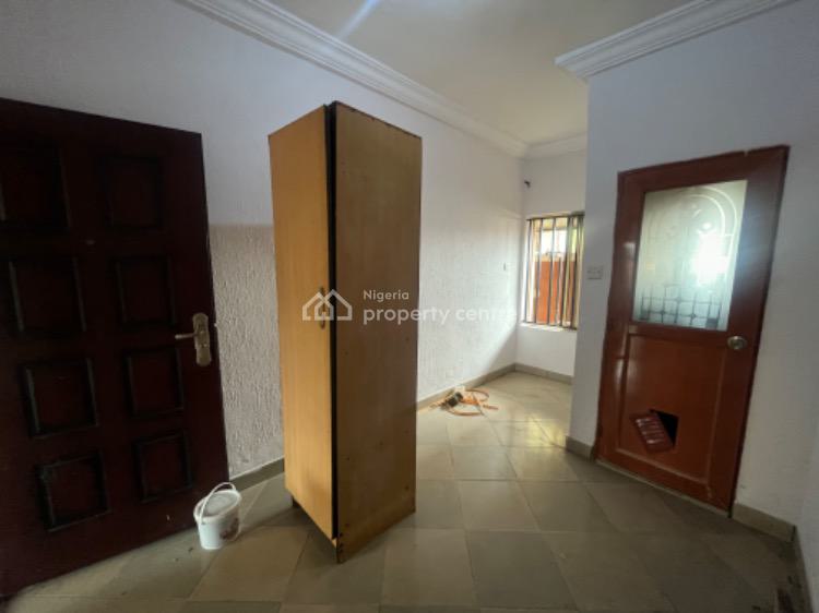 Self-serviced 3 Bedrooms Terraced Duplex, Mobil Road, Ilaje, Ajah, Lagos, Terraced Duplex for Rent