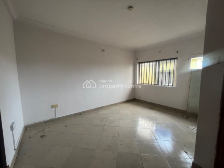 Self-serviced 3 Bedrooms Terraced Duplex, Mobil Road, Ilaje, Ajah, Lagos, Terraced Duplex for Rent