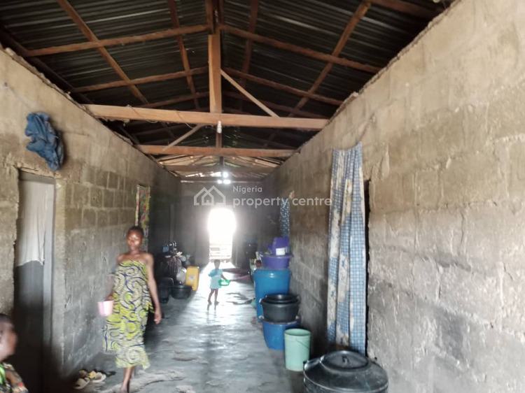 8 Bedroom Bungalow, Behind Celecia Church, Cele Titun, Ido, Oyo, Detached Bungalow for Sale