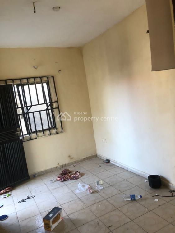 For Rent Standard One Bedroom And Palour, Phase 4, Kubwa, Abuja 1 Beds, 1 Baths (Ref 1957519)