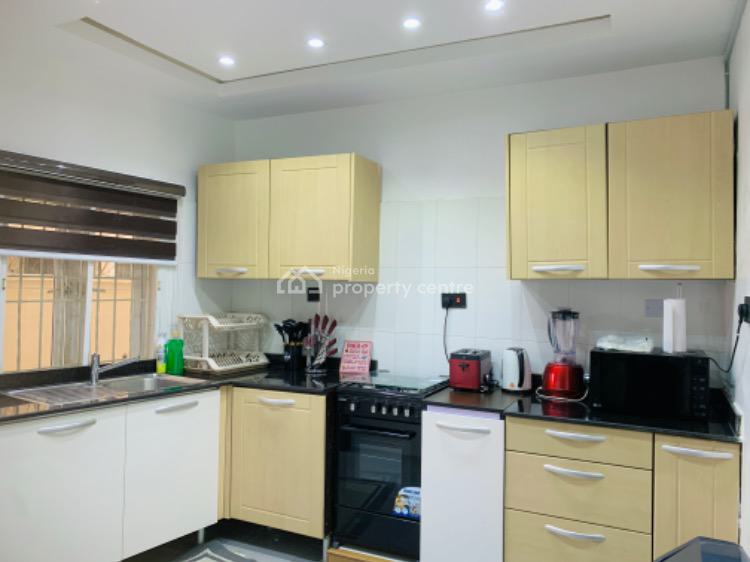 Cozy 2 Bedroom Terrace Duplex Available, Lekki Phase 1, Lekki, Lagos, Terraced Duplex Short Let