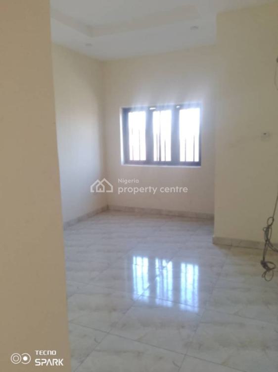 For Rent Decent 2 Bedroom Ensuite Flat, Off Herbert Macaulay Way, Yaba