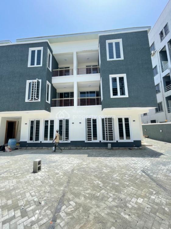 For Sale 4 Bedroom With Fridge Microwave Oven, Ac, Oniru