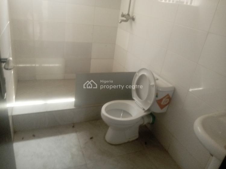 For Rent 3 Bedroom Flat, Omole Estate, Ojodu, Lagos 3 Beds, 2 Baths