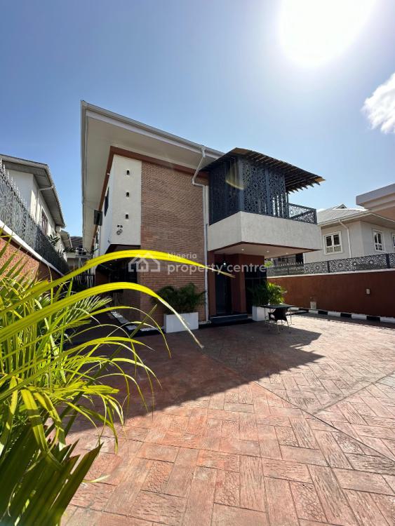 Expansive Family Entertainer in Blue Chip Locale, Admiralty Way, Lekki Phase 1, Lekki, Lagos, Detached Duplex for Sale