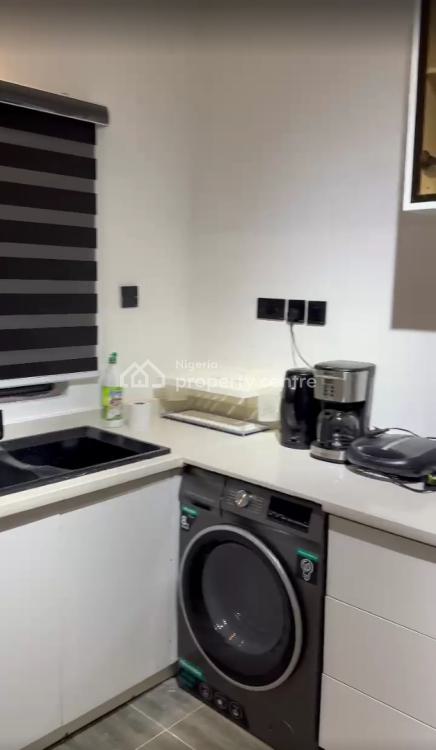 Luxury 2 Bedroom Apartment with Pool,gym,ps5, Netflix, Lekki Phase 1, Lekki, Lagos, Flat / Apartment Short Let