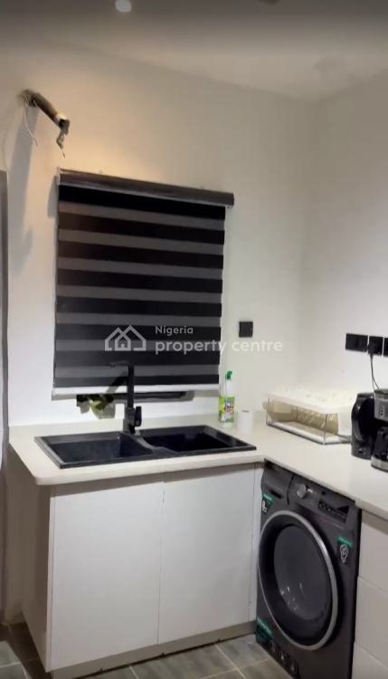 Luxury 2 Bedroom Apartment with Pool,gym,ps5, Netflix, Lekki Phase 1, Lekki, Lagos, Flat / Apartment Short Let