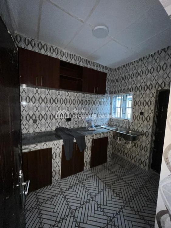 Nicely Built 3 Bedroom Flat, Adeoje Estate, Akala Expressway, Apata, Ibadan, Oyo, Flat / Apartment for Rent