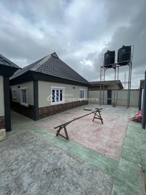 Nicely Built 3 Bedroom Flat, Adeoje Estate, Akala Expressway, Apata, Ibadan, Oyo, Flat / Apartment for Rent