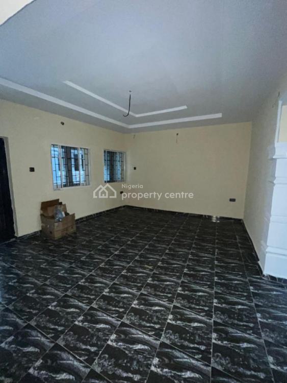 Nicely Built 3 Bedroom Flat, Adeoje Estate, Akala Expressway, Apata, Ibadan, Oyo, Flat / Apartment for Rent
