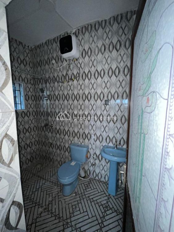 Nicely Built 3 Bedroom Flat, Adeoje Estate, Akala Expressway, Apata, Ibadan, Oyo, Flat / Apartment for Rent