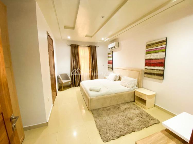 Luxury 3 Bedrooms with Swimming Pool, Gym and Elevator, Off Admiralty Way, Lekki Phase 1, Lekki, Lagos, Flat / Apartment Short Let
