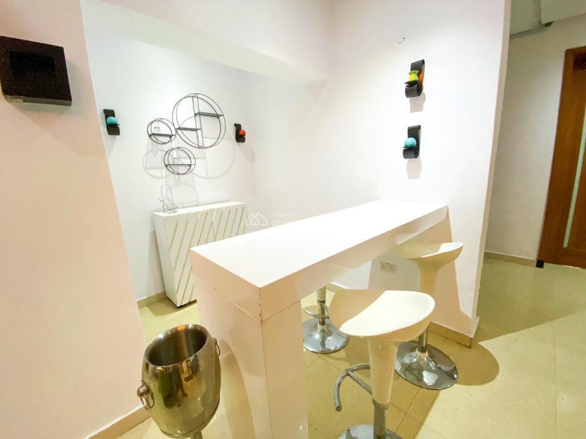 Luxury 3 Bedrooms with Swimming Pool, Gym and Elevator, Off Admiralty Way, Lekki Phase 1, Lekki, Lagos, Flat / Apartment Short Let