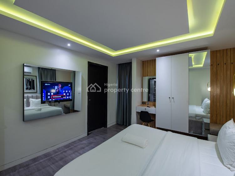 Luxury 2 Bedrooms Apartment, Off Admiralty Way, Lekki Phase 1, Lekki, Lagos, Flat / Apartment Short Let