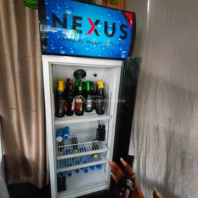 Commercial Showroom an Existing Restaurant with Facilities in Place, Opposite Northwest Filling Station, Lekki Expressway, Lekki, Lagos, Restaurant / Bar for Rent