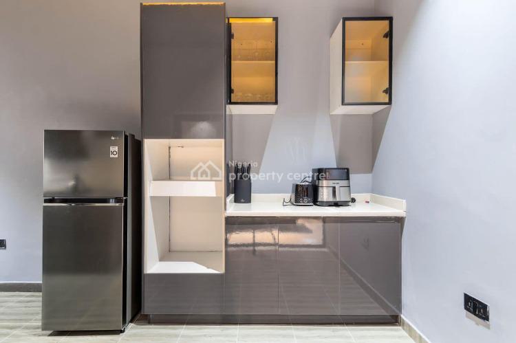 2 Bedroom Luxurious Apartment, Lekki Phase 1, Lekki, Lagos, Flat / Apartment Short Let